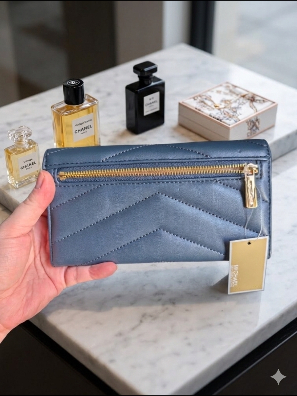 Michael Kors Jet Set Travel Large Trifold Wallet - Navy (NWT) - Picture 4 of 7